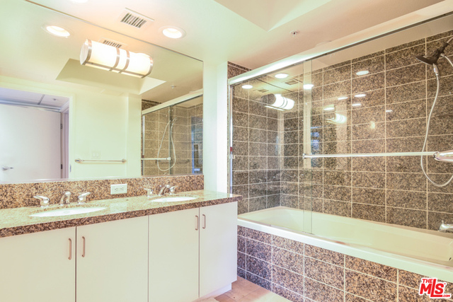 13700 MARINA POINTE DR Unit: 408