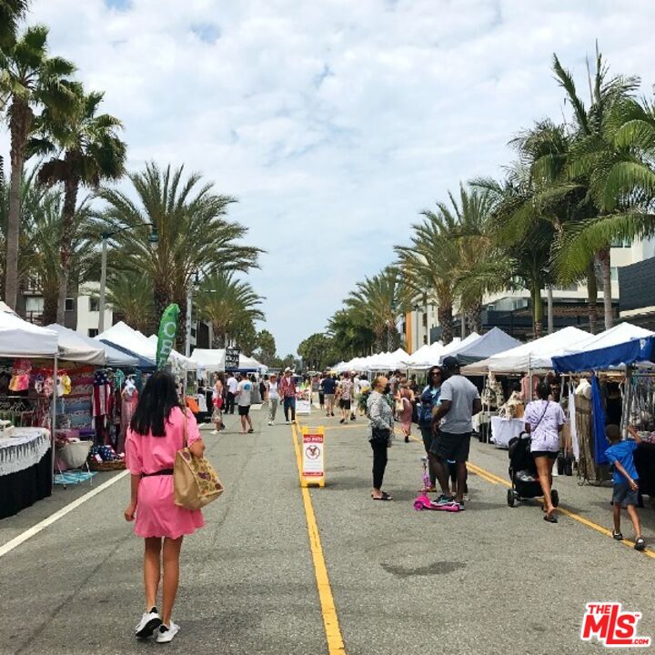 4912 S Centinela Ave