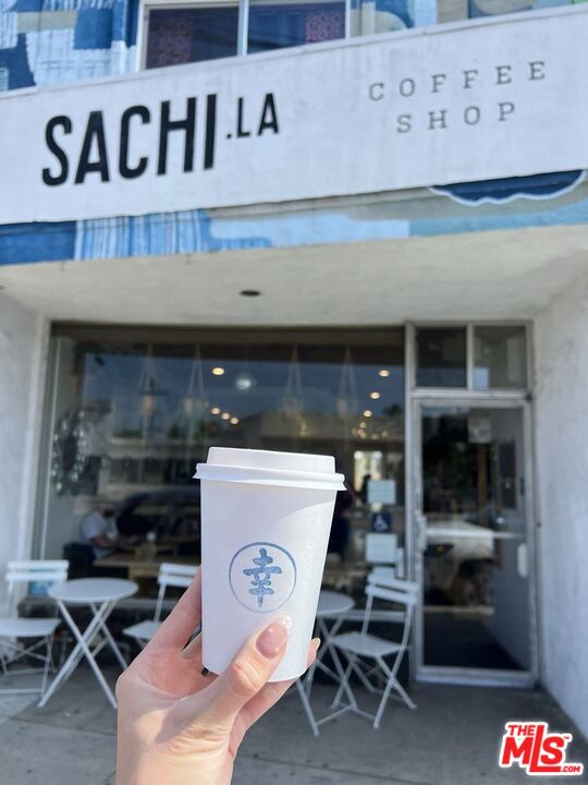 4912 S Centinela Ave