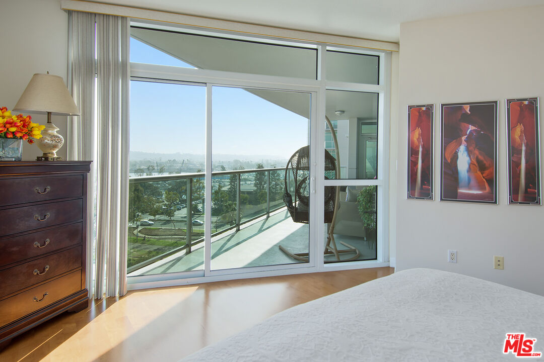 13600 Marina Pointe Dr Unit: 606