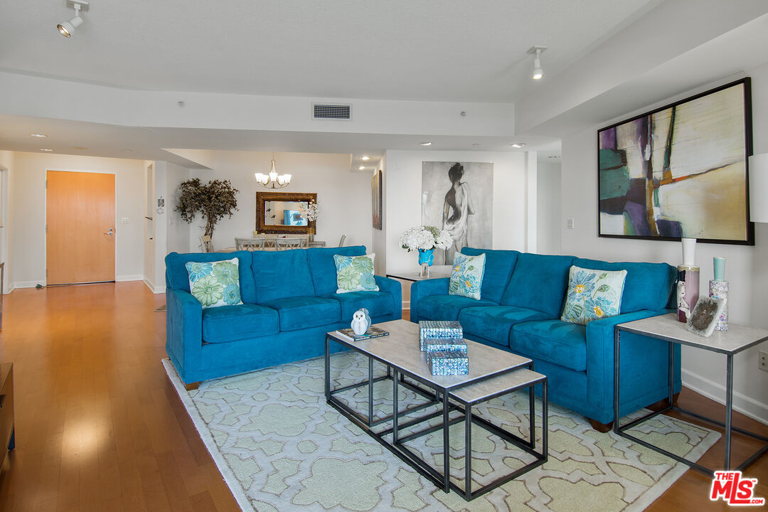 13600 Marina Pointe Dr Unit: 606