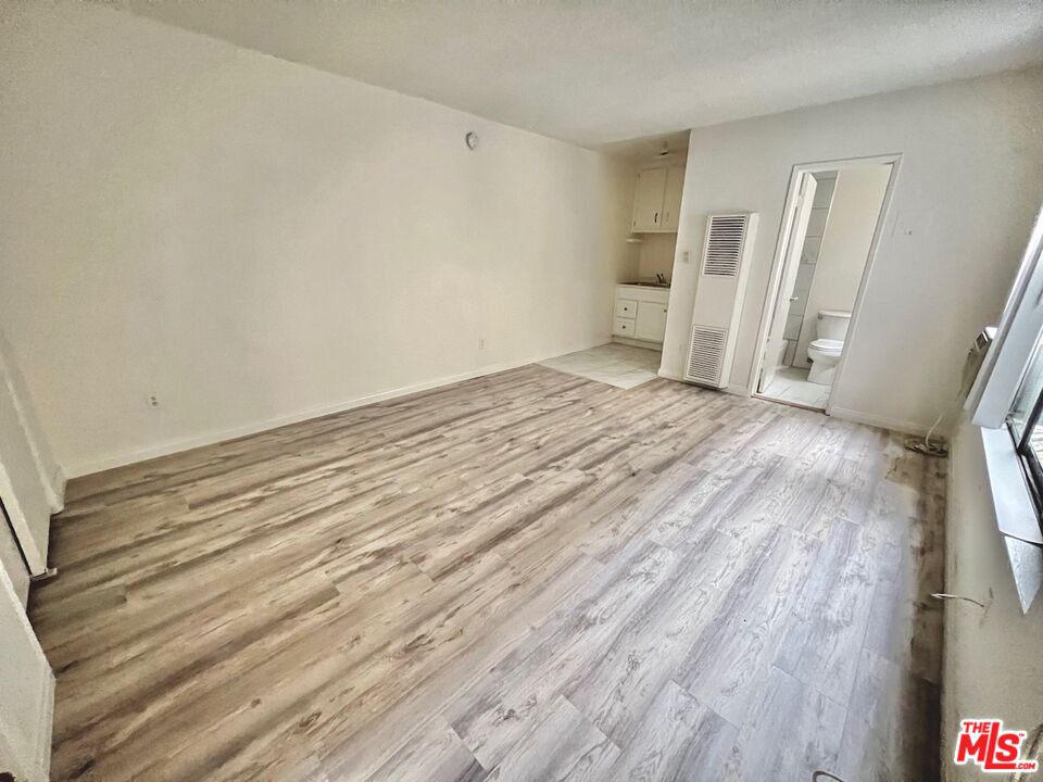 1118 Waterloo St Unit: 6