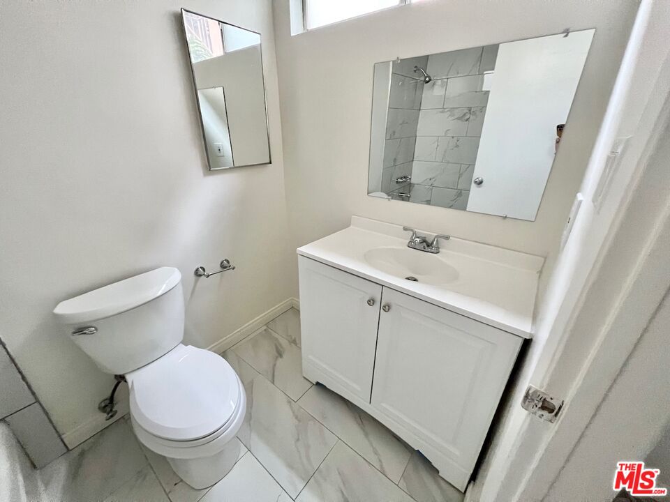 1118 Waterloo St Unit: 6