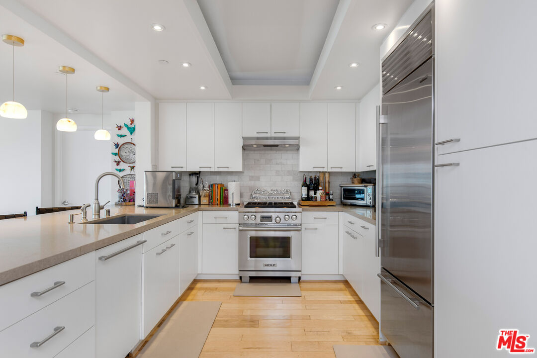 13600 MARINA POINTE DR Unit: 812
