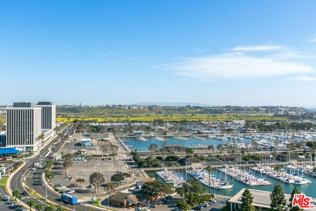 13600 Marina Pointe Dr Unit: 1507
