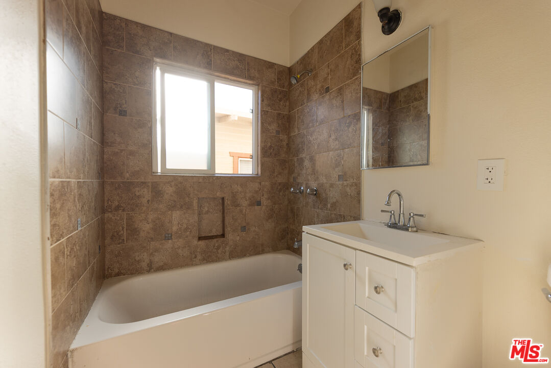 1420 Alvarado Ter Unit: 8