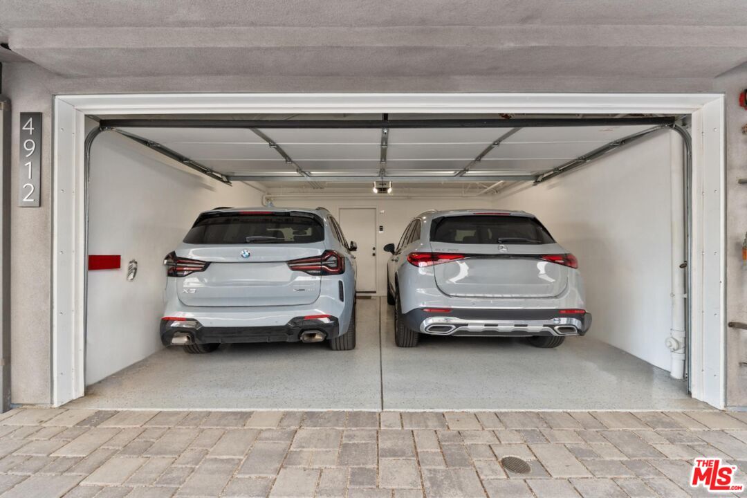 4912 S Centinela Ave