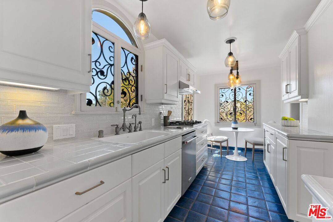 10320 Mississippi Ave