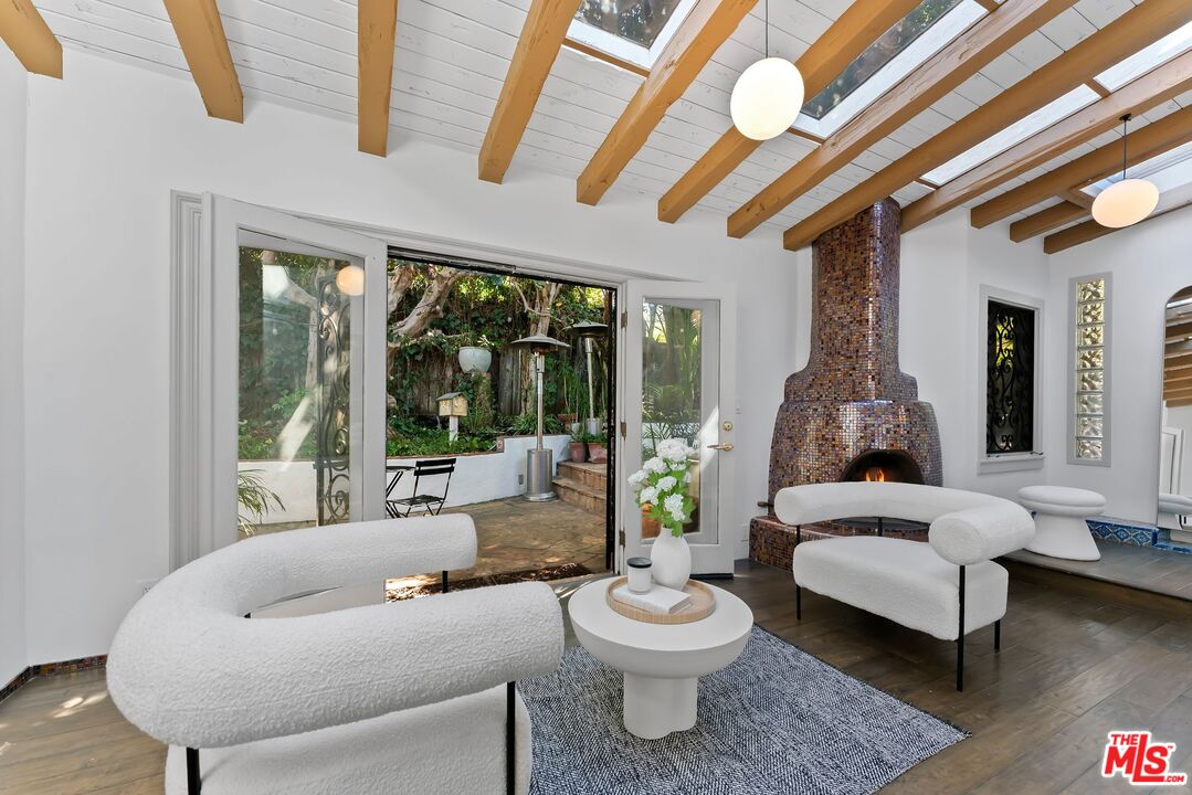 10320 Mississippi Ave