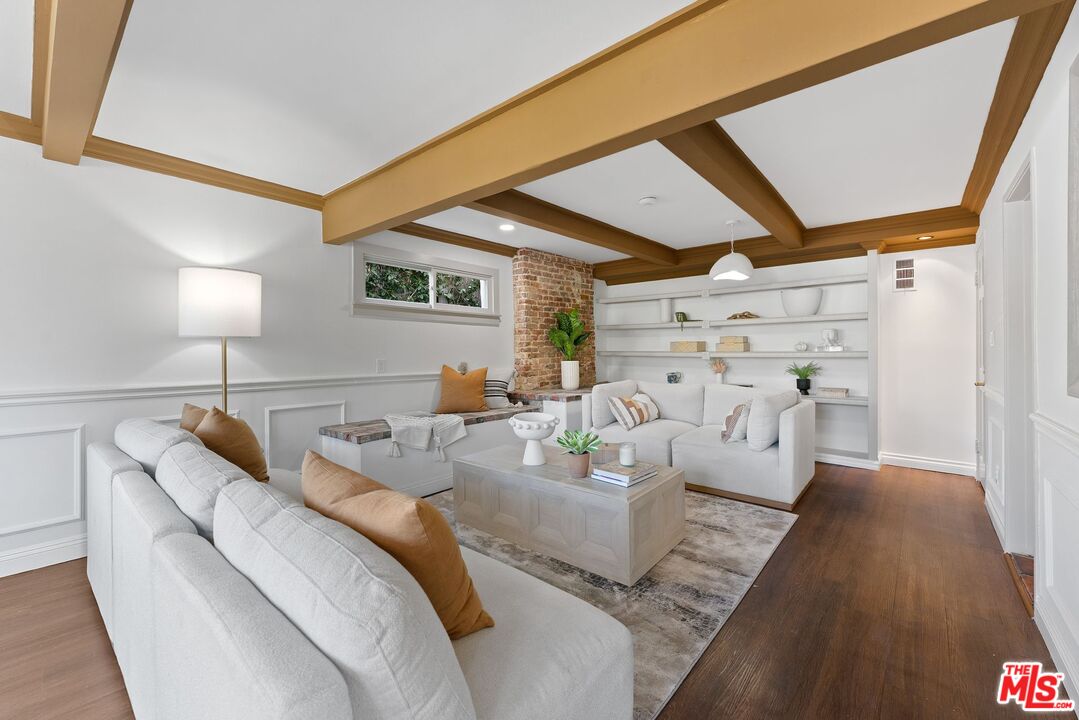 10320 Mississippi Ave