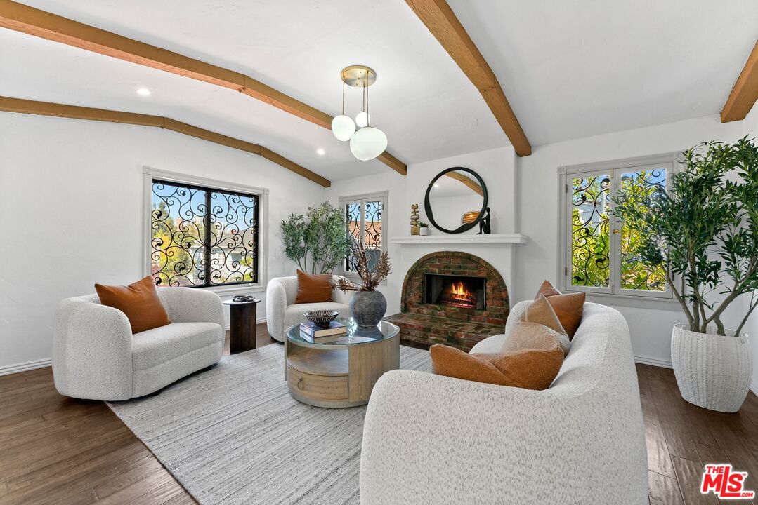 10320 Mississippi Ave