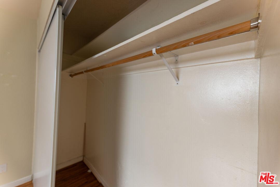 947 S Westmoreland Ave Unit: 207