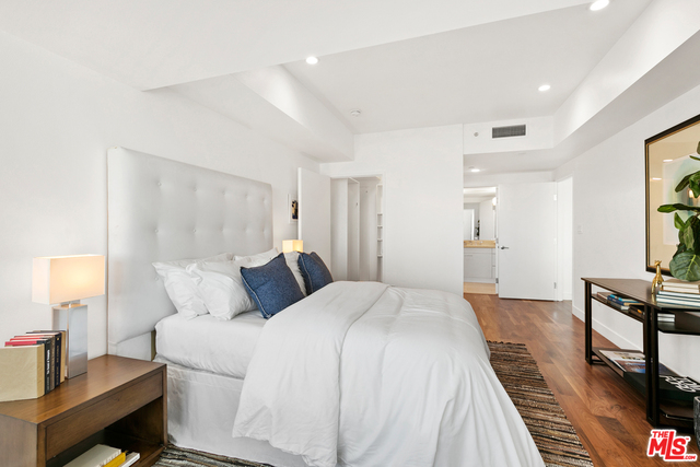 13600 Marina Pointe Dr Unit: 1507