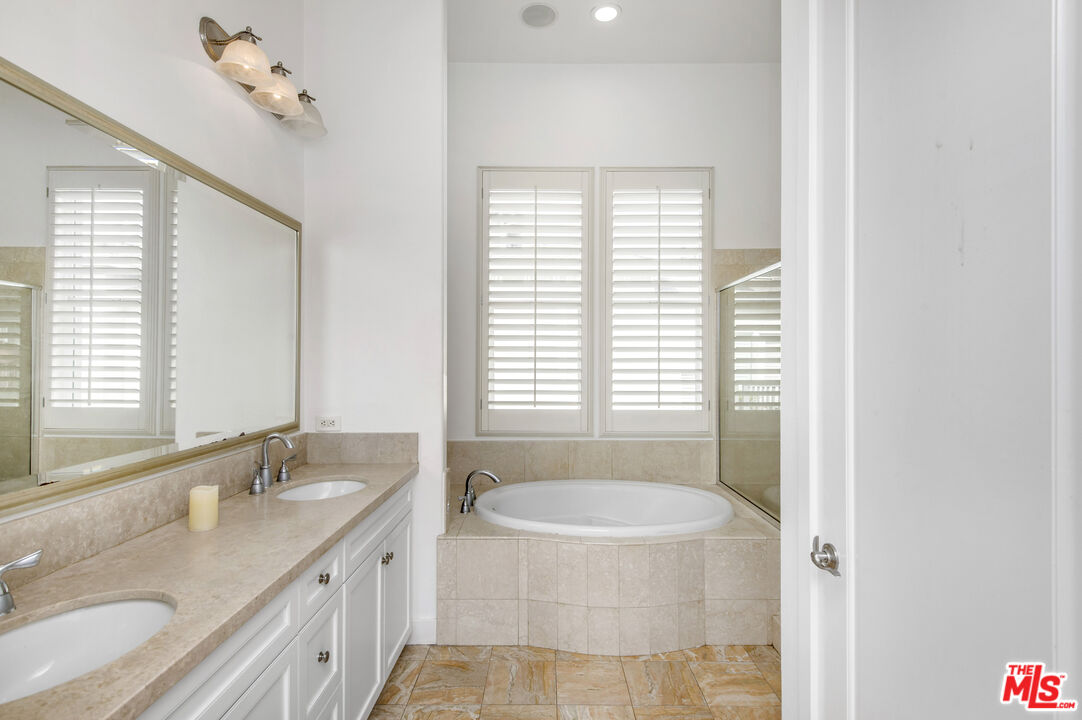 6021 Dawn Crk Unit: 12