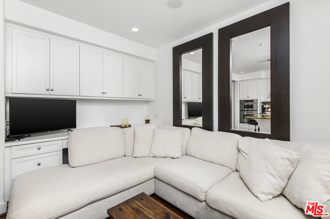 6021 Dawn Crk Unit: 12