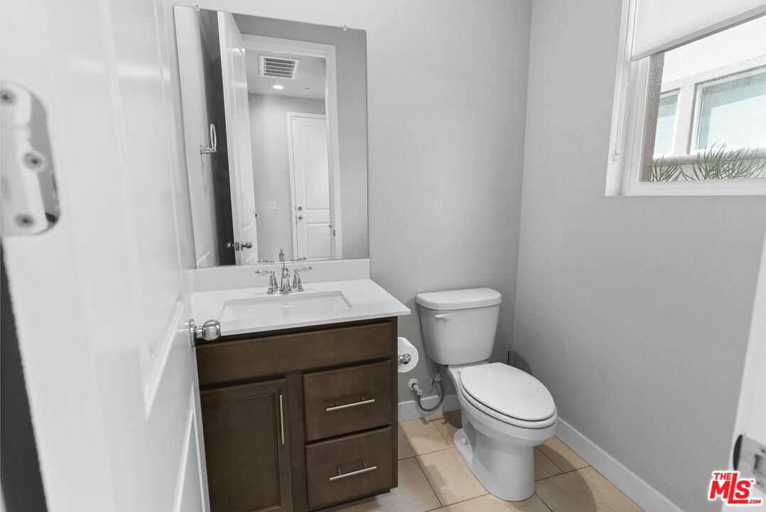 551 Daniel Freeman Cir