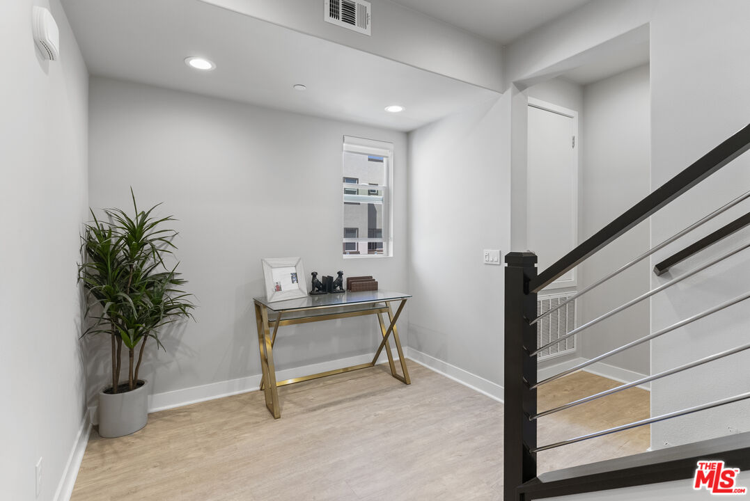 551 Daniel Freeman Cir