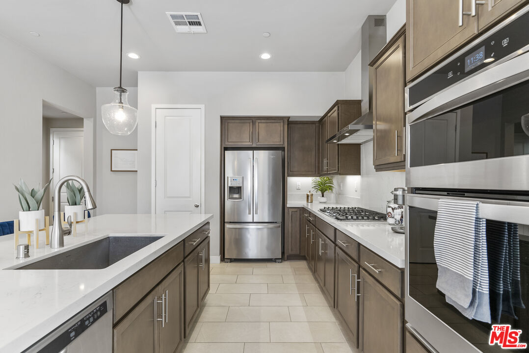 551 Daniel Freeman Cir