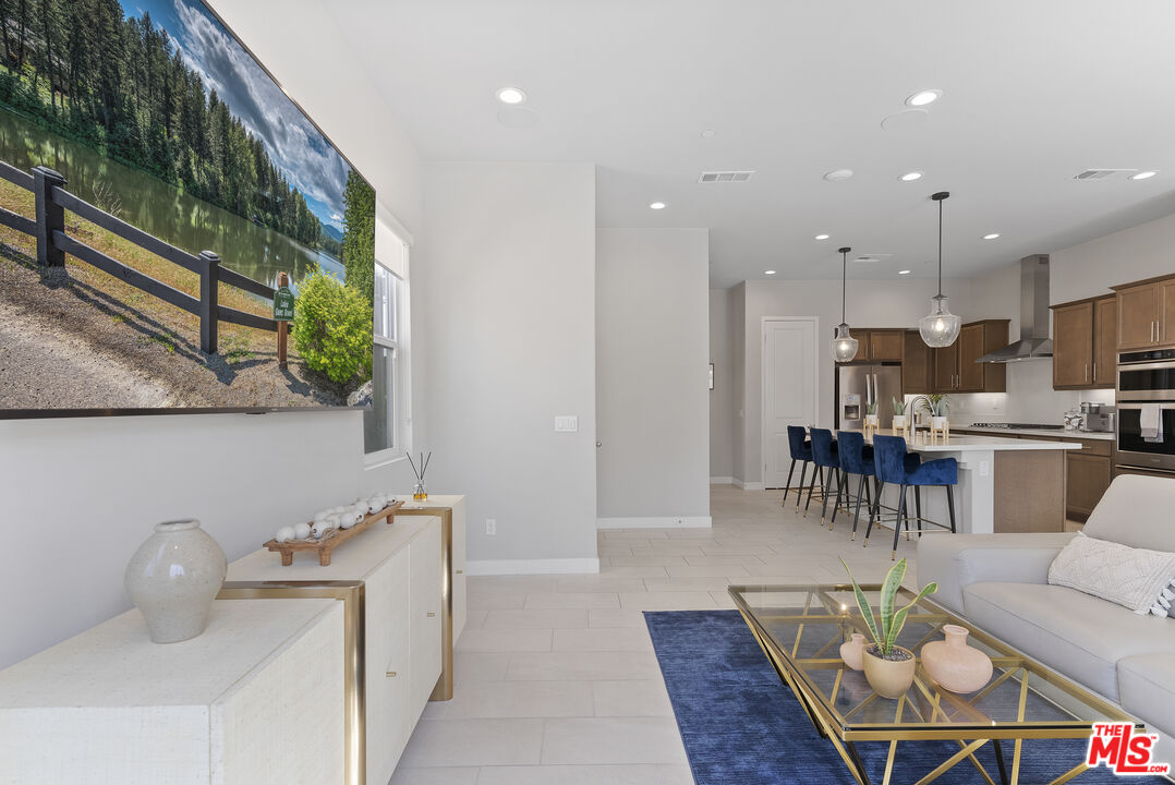 551 Daniel Freeman Cir