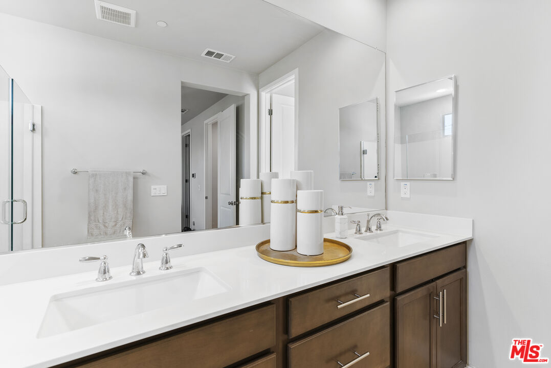 551 Daniel Freeman Cir