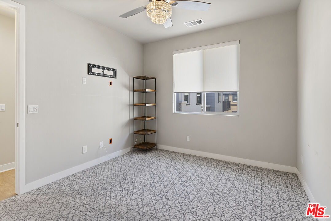 551 Daniel Freeman Cir