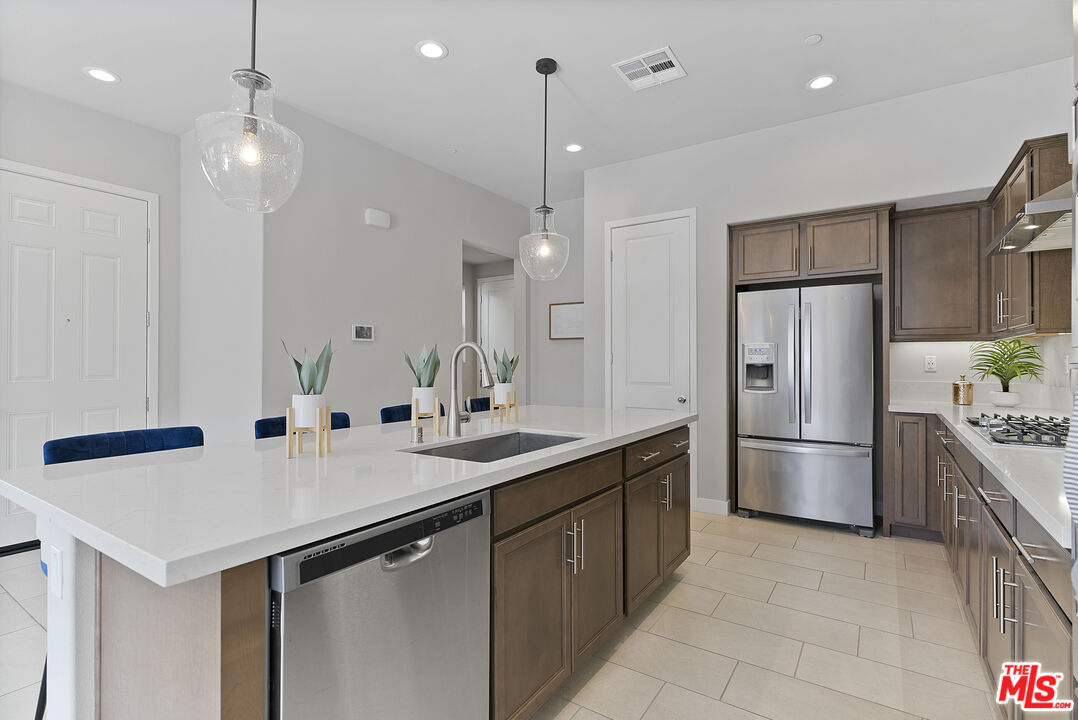 551 Daniel Freeman Cir