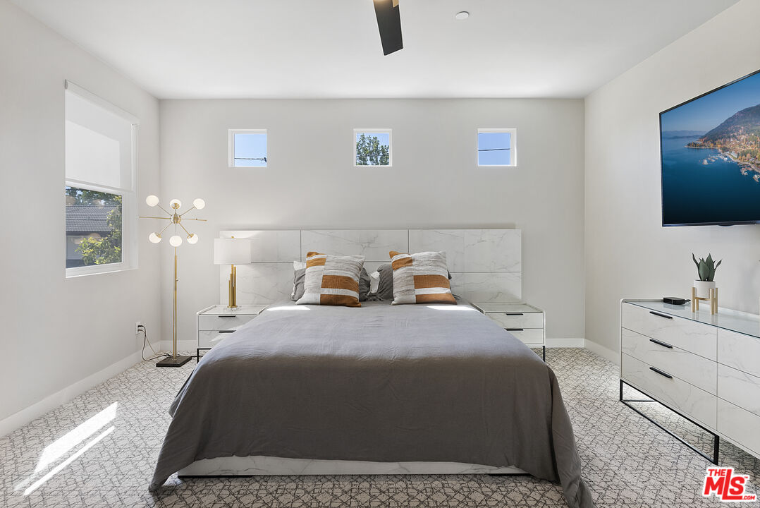 551 Daniel Freeman Cir