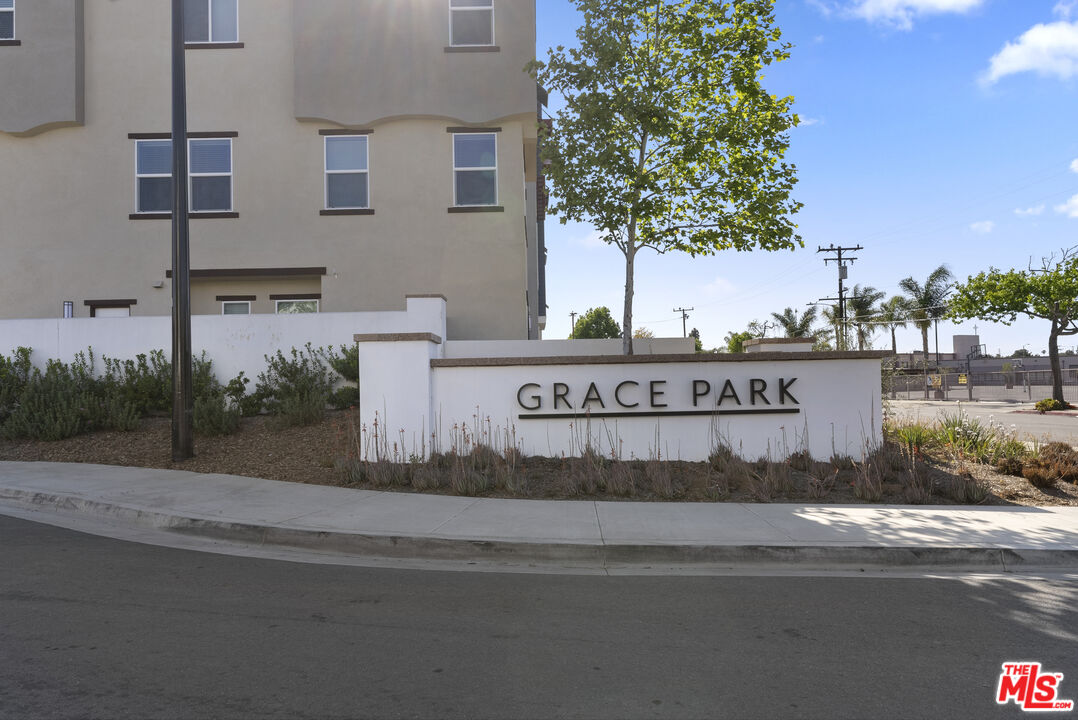 551 Daniel Freeman Cir