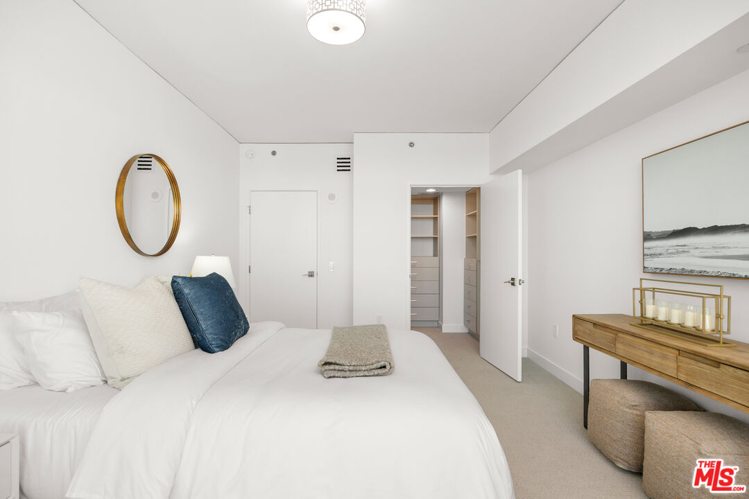 13650 Marina Pointe Dr Unit: 908