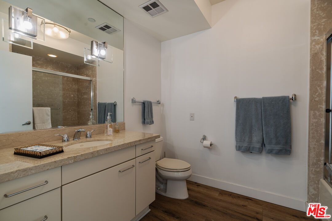 13600 Marina Pointe Dr Unit: 901