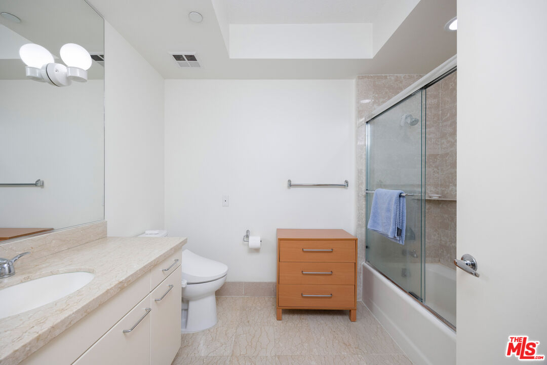 13600 Marina Pointe Dr Unit: 602