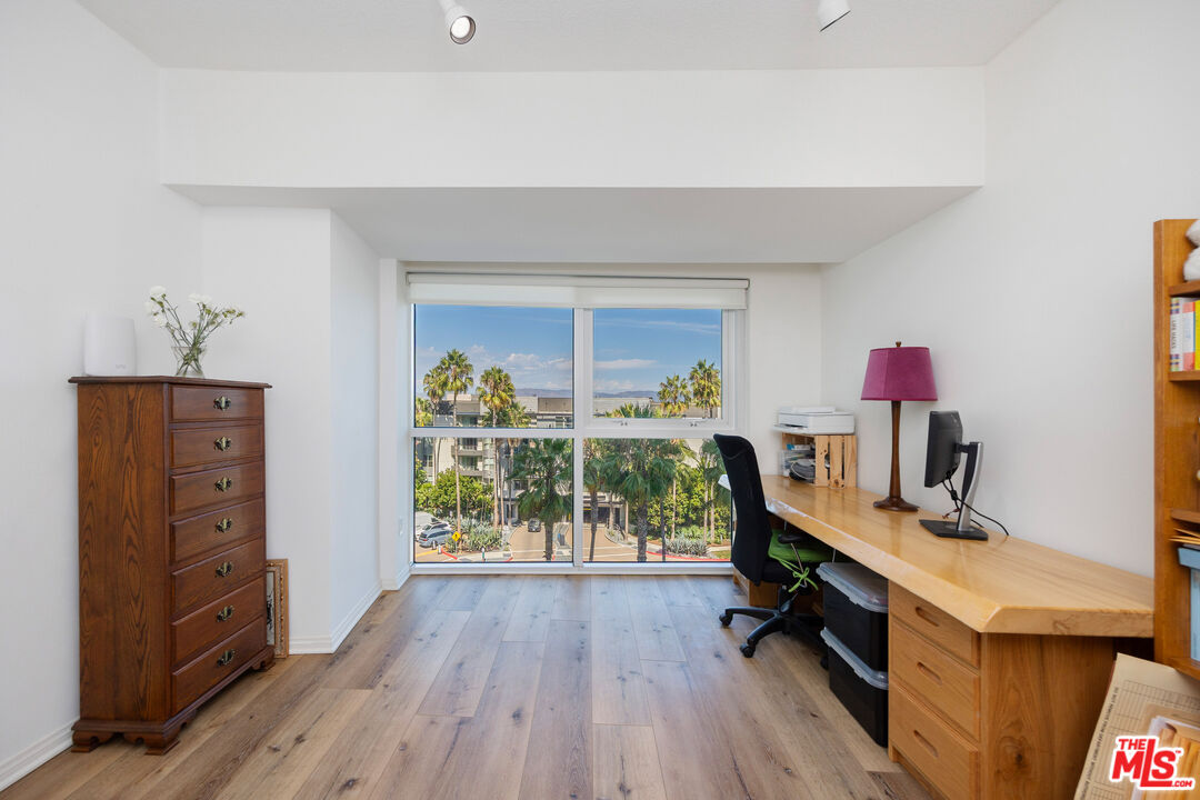 13600 Marina Pointe Dr Unit: 602