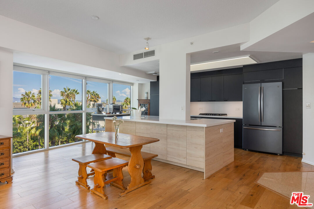 13600 Marina Pointe Dr Unit: 602