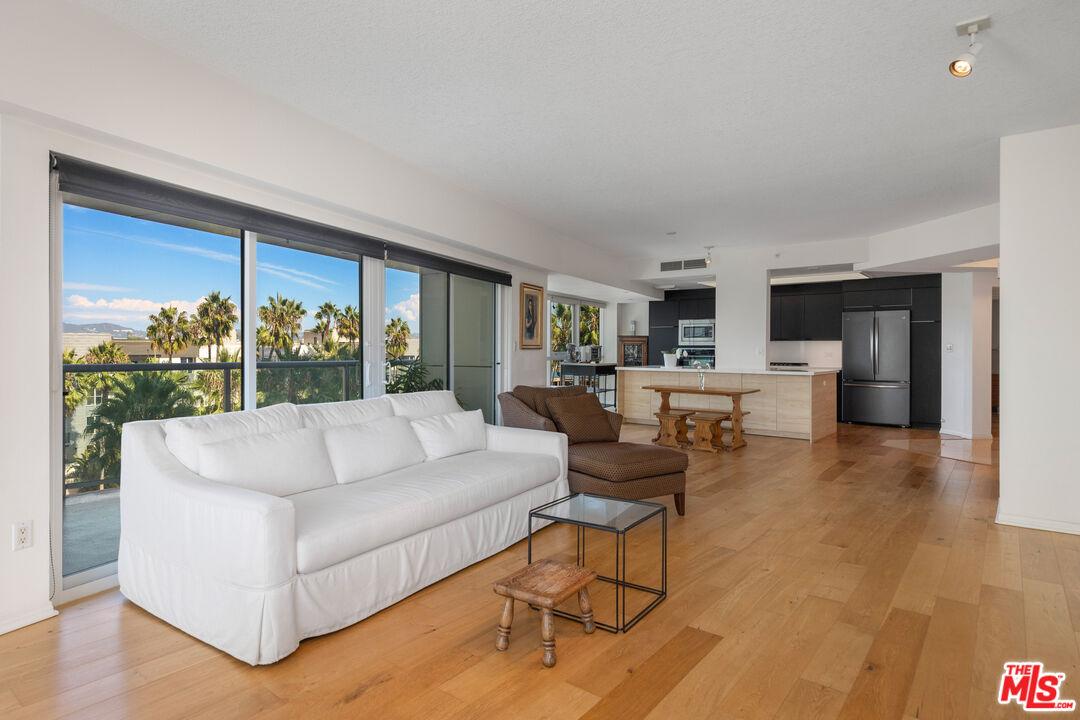 13600 Marina Pointe Dr Unit: 602