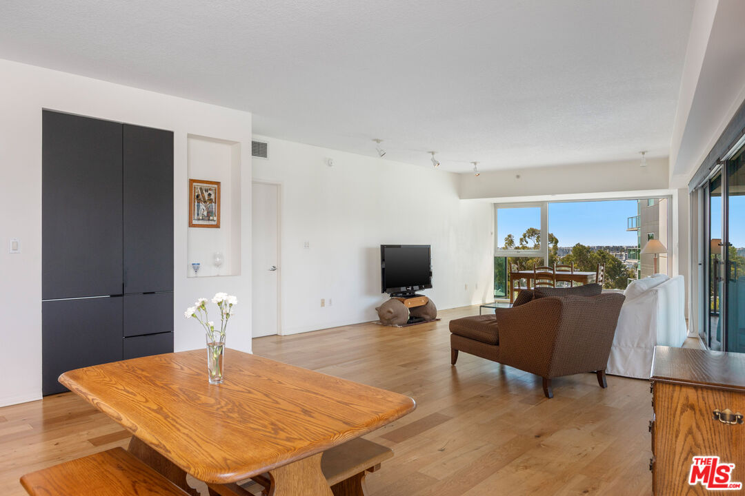 13600 Marina Pointe Dr Unit: 602