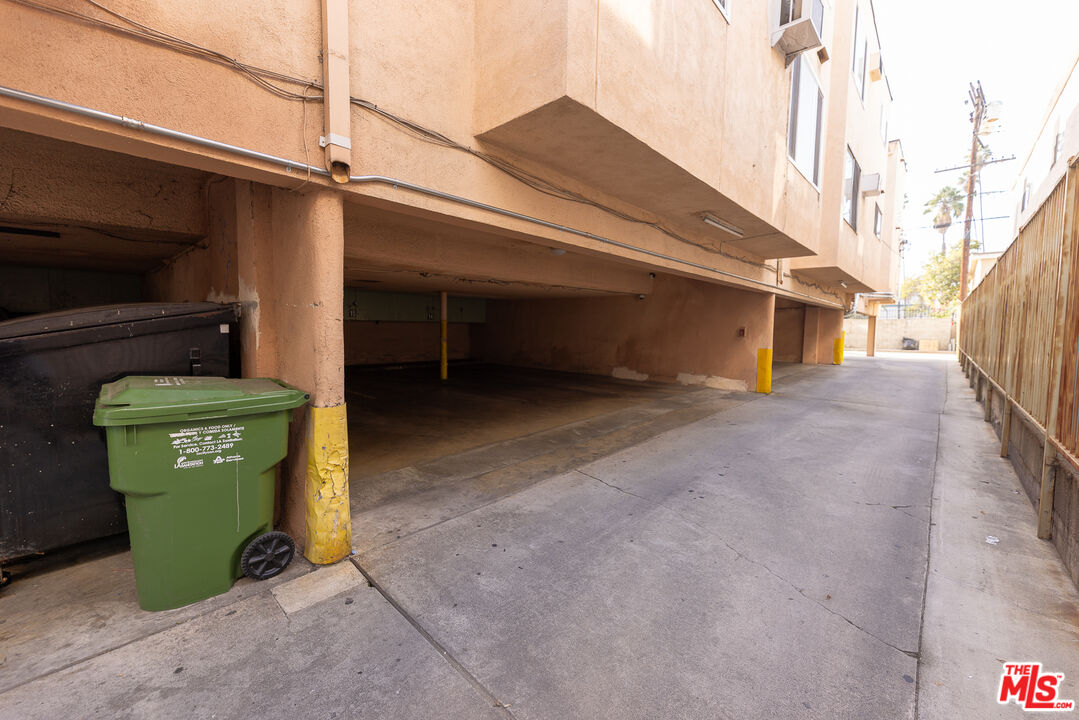 947 S Westmoreland Ave Unit: 310