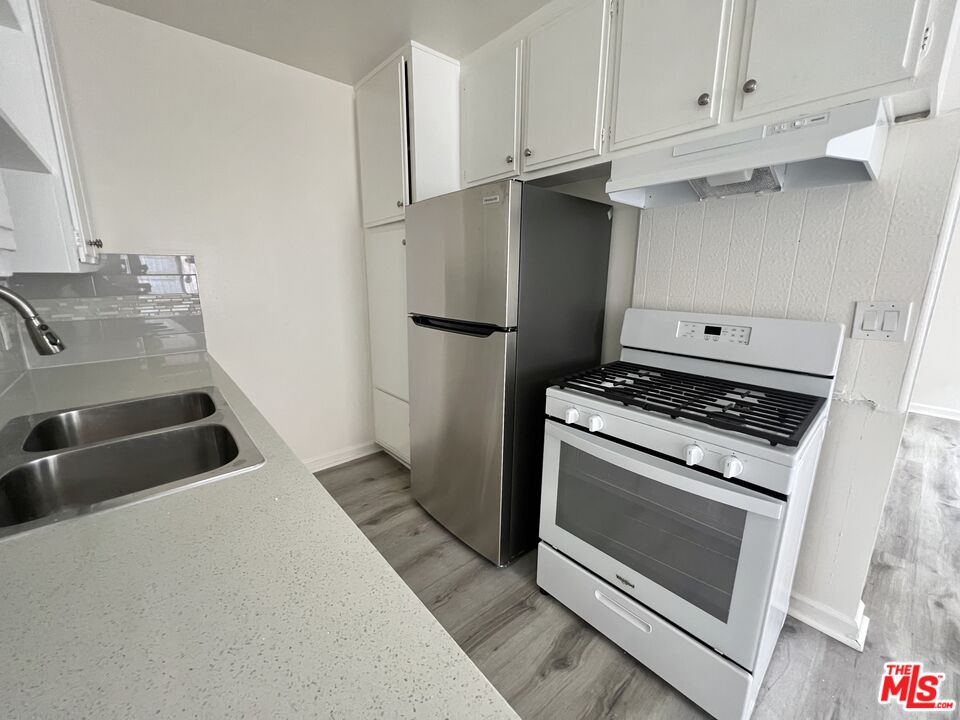 148 N Normandie Ave Unit: 3