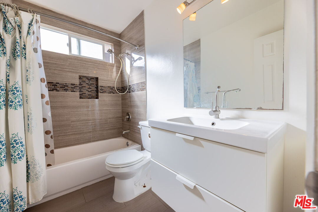 1118 Waterloo St Unit: 1