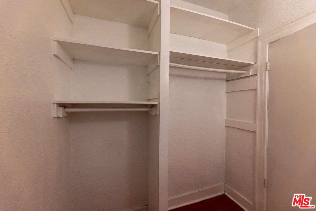 661 Shatto Pl Unit: 102