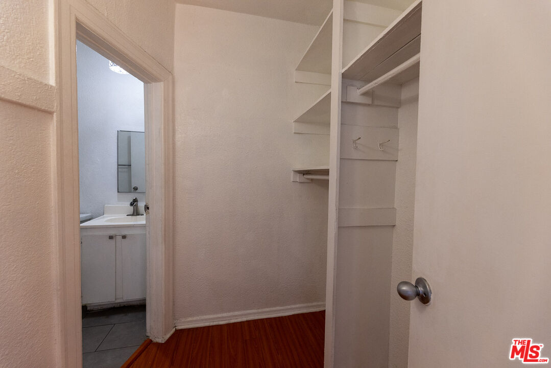 661 Shatto Pl Unit: 102