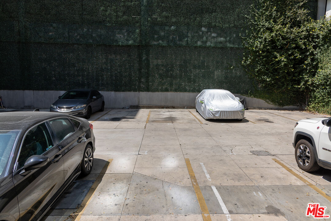 661 Shatto Pl Unit: 102