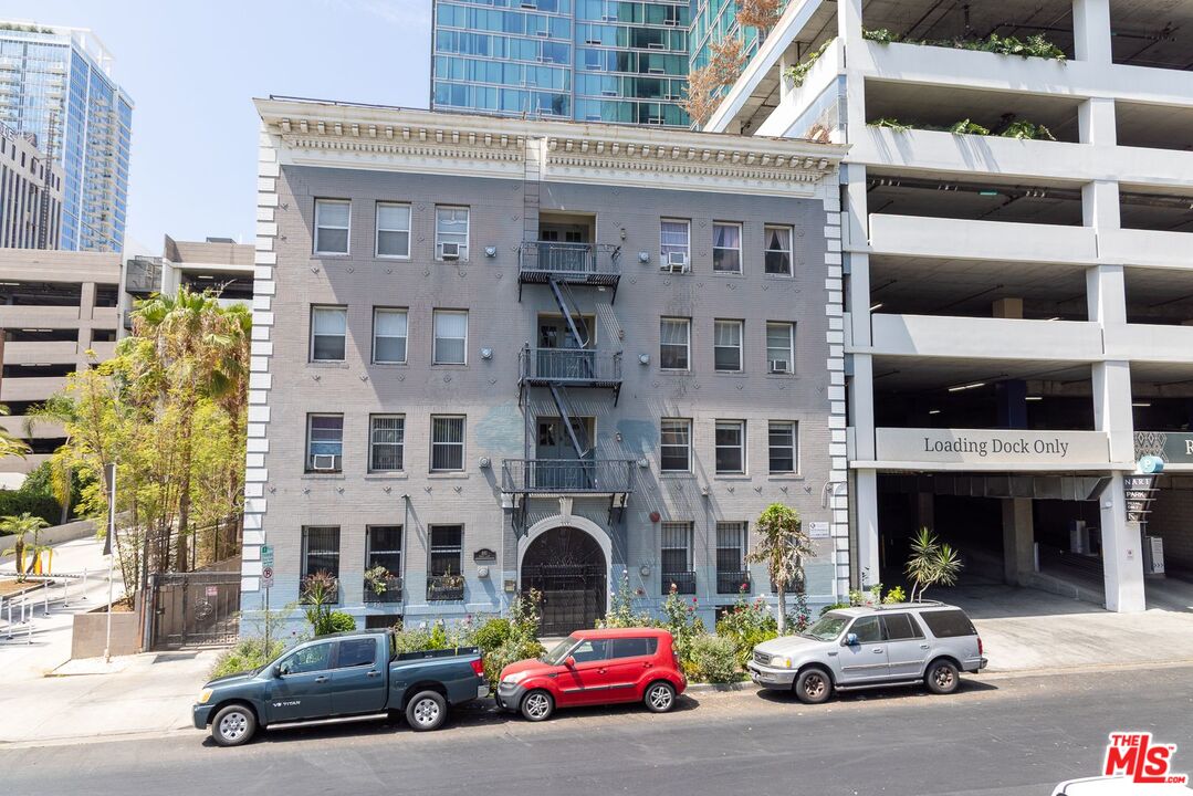 661 Shatto Pl Unit: 102