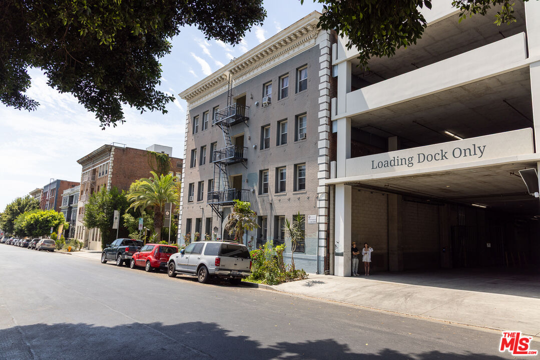 661 Shatto Pl Unit: 102