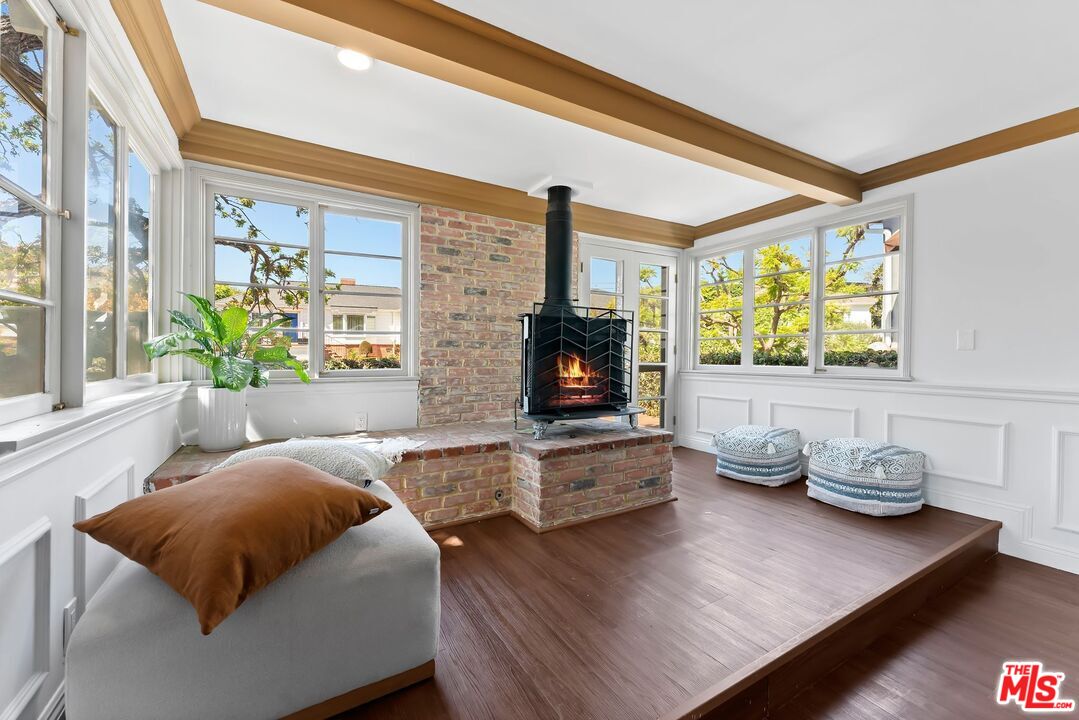 10320 Mississippi Ave