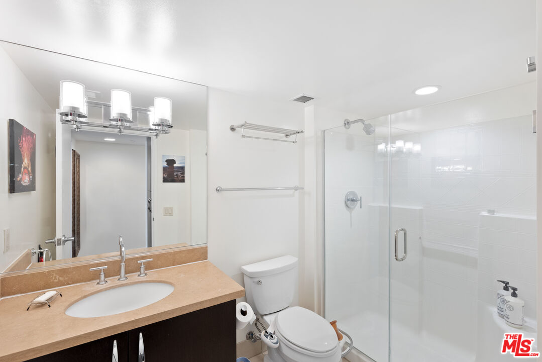 13650 MARINA POINTE DR Unit: 805