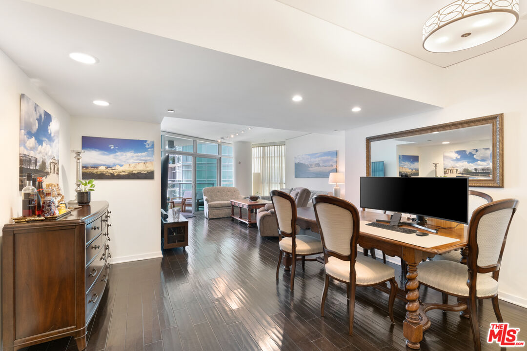 13650 MARINA POINTE DR Unit: 805