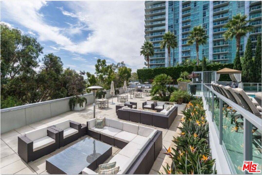 13650 MARINA POINTE DR Unit: 805