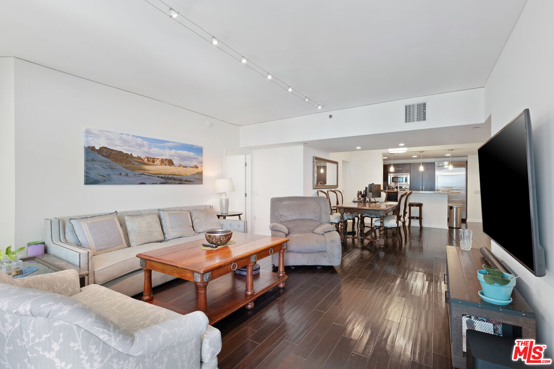 13650 MARINA POINTE DR Unit: 805