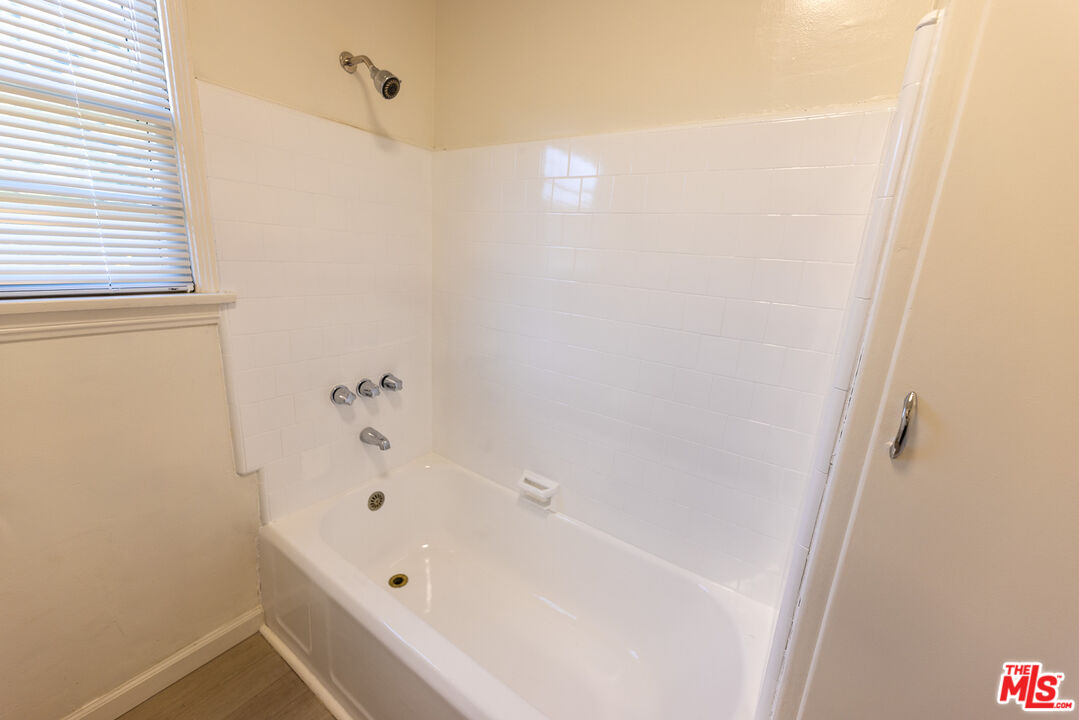 1940 S Robertson Blvd Unit: 1