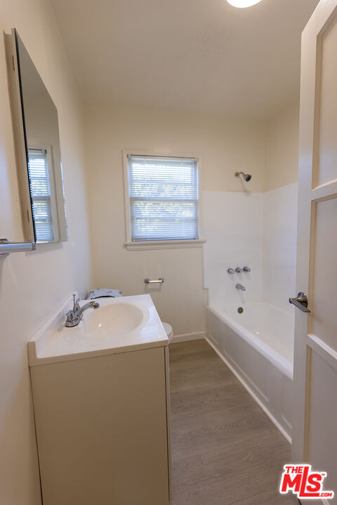 1940 S Robertson Blvd Unit: 1